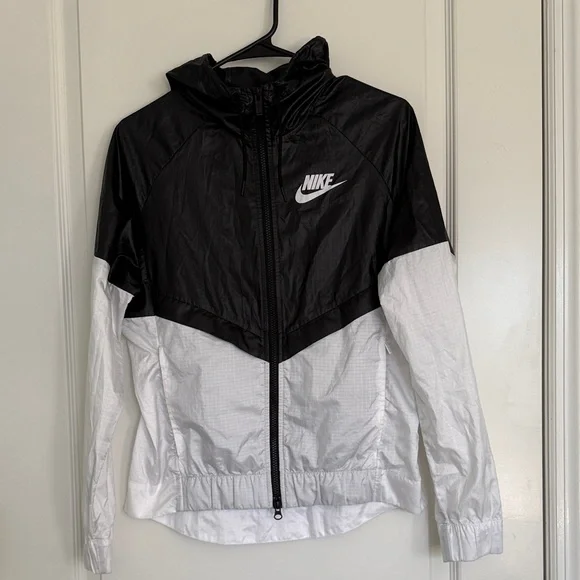 Nike Windrunner Jacket  Black White Long Sleeve Full Zip Hooded Windbreaker Sz S - Picture 2 of 9